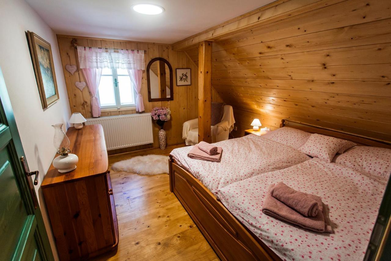 Sarka Dolni Dvur